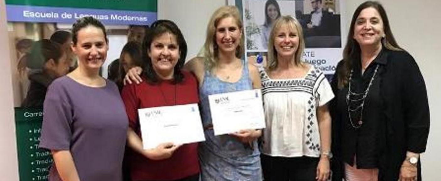Agustina Savini, Mariana Crimella y Paula Ortiz junto a Cecilia Zunino y Alejandra Dos Santos.