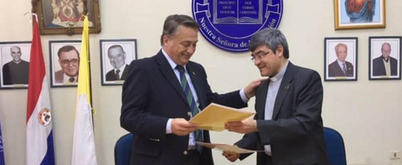 Rector de la USAL, Carlos Ignacio Salvadores de Arzuaga, y el Rector Prbo. Narciso Velázquez Ferreira