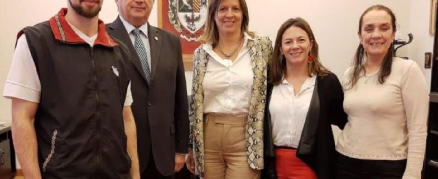 Julio Pascual, Carlos Salvadores de Arzuaga, Romina Cavalli, Macarena Lucero Schmidt y Paula Rafaelli.