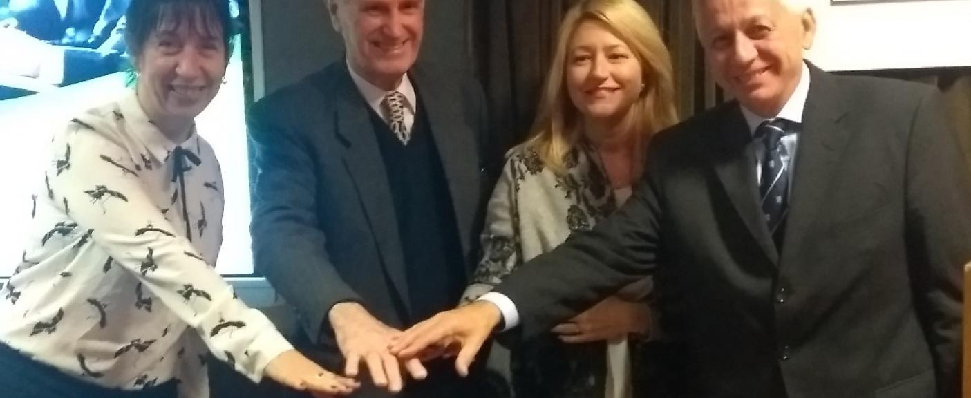 Decana de la Facultad de Psicología y Psicopedagogía, Gabriela Renault; Decano Emérito de la Facultad de Medicina y consultor OMS, Jorge César Martínez; Decana de la Facultad de Ciencias Jurídicas, Livia Uriol; y Decano de Facultad de Medicina, Daniel Martínez.