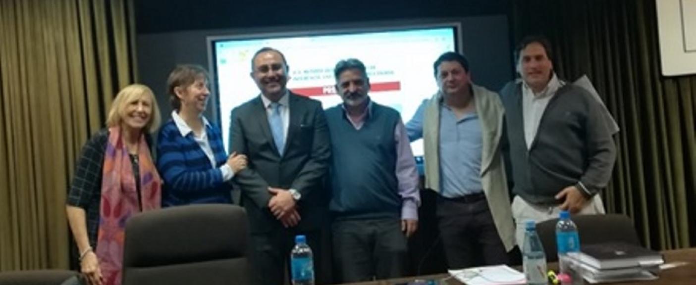 Dra. Liliana Fasano (Jurado Interno), Prof. Dra. Gabriela Renault (Directora de Tesis), Dr. Guillermo Cevallos Juárez (Doctorando), Dr. Luis Salamone (Director de Tesis), Dr. Jorge Bafico (Jurado Externo), y Prof. Dr. Ignacio Barreira (Director del Doctorado en Psicología).