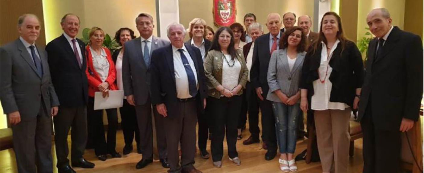 Pares Evaluadores CONEAU con Comisión Directiva USAL