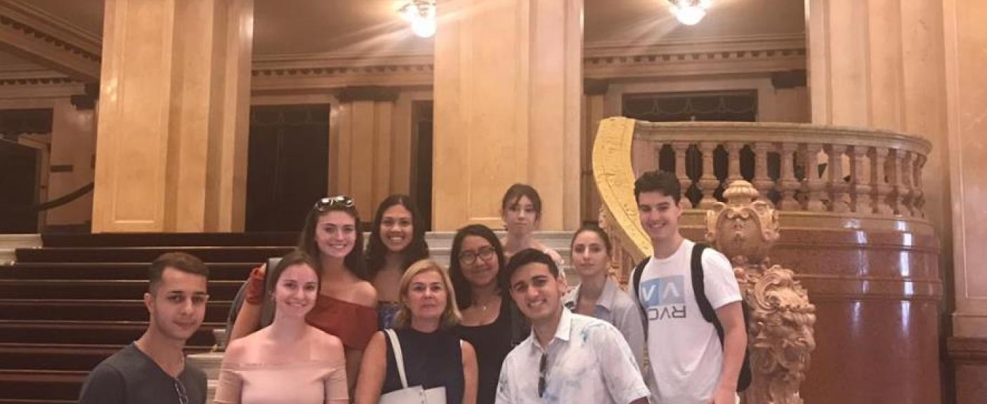 El Teatro Colón es una de las visitas que más disfrutan los estudiantes
