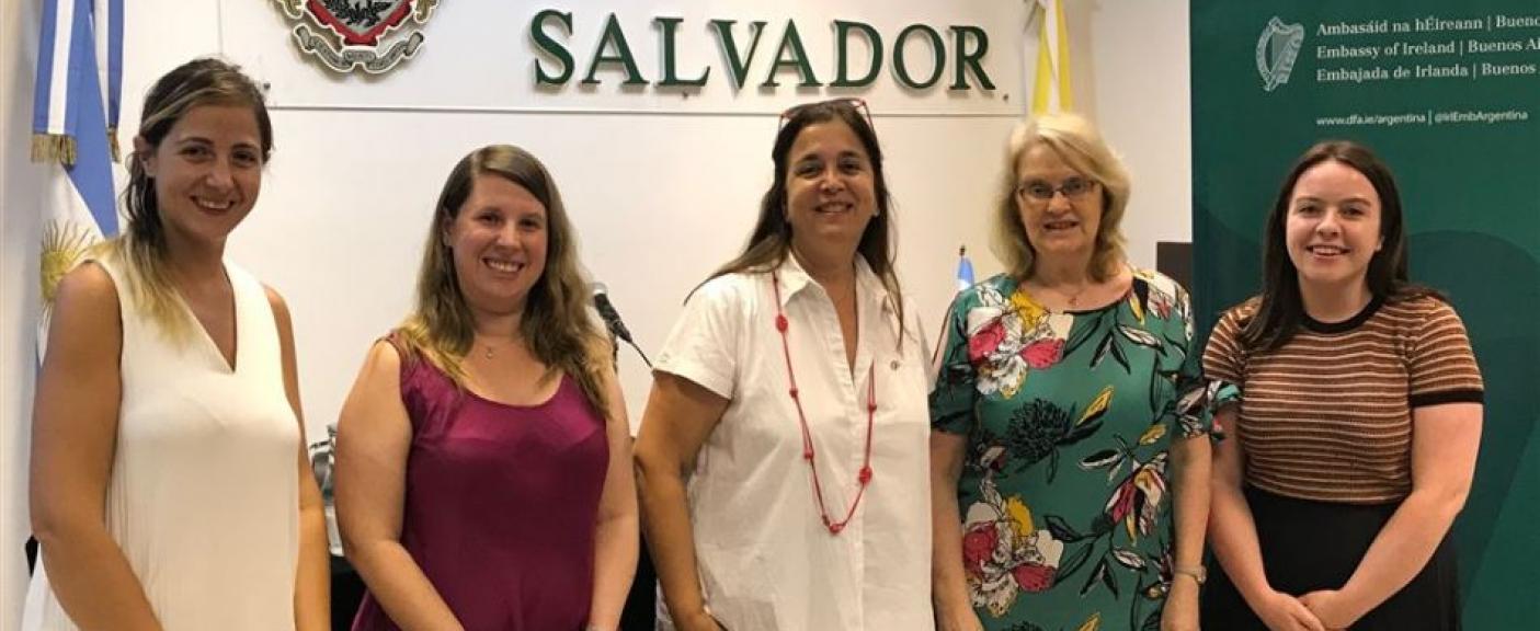 Yanina Bebilacqua, Verónica Repetti, Paula Ortiz, Emb. Jackie O'Halloran y Louise Ward.