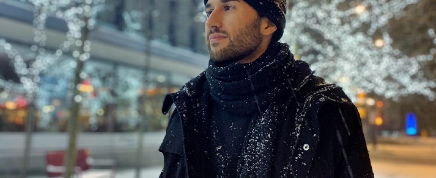 "Recomiendo viajar en otoño, hermoso y colorido; ves las calles cubiertas de nieve", expresó el estudiante