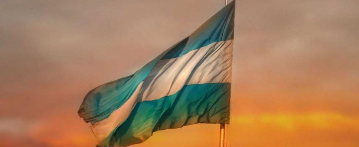 Bandera FOTO: IMAGEN DE ALEJANDRA ACOSTA BRNCICH EN PIXABAY.