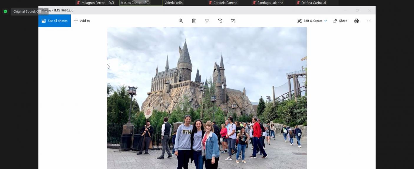 Valeria compartió su experiencia de intercambio en el extranjero.