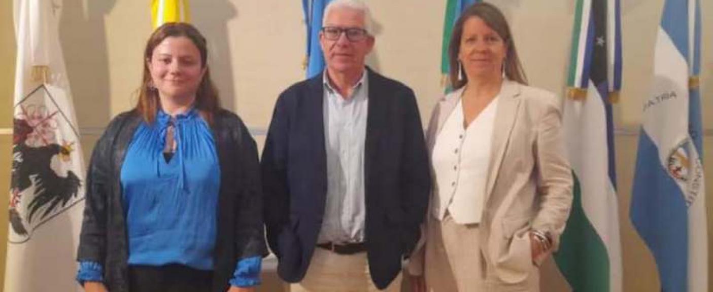 Mariana Ruiz, Colaboradora de la Secretaría de Ingreso y de Vinculación Institucional de la USAL; José Naranjo, Vicerrector de Empleabilidad y Redes Internacionales de la Universidad Internacional de Andalucía y Romina Cavalli, Vicerrectora Académica de la USAL