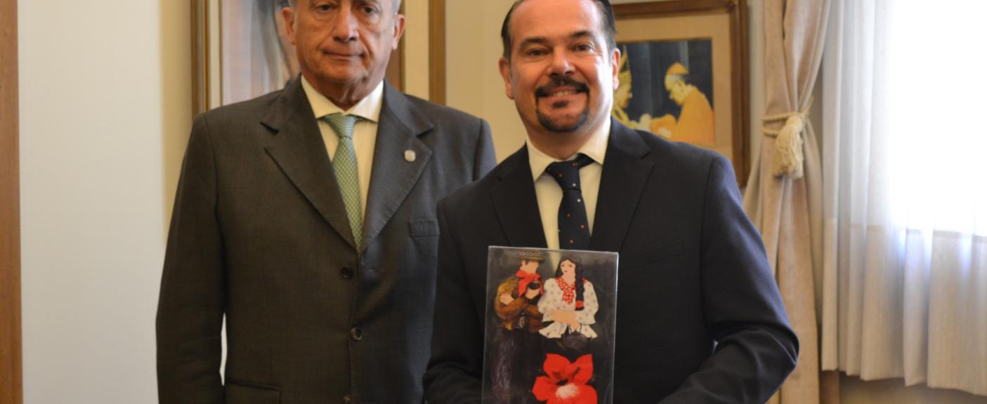 Rector de la USAL, Carlos Ignacio Salvadores de Arzuaga y el Embajador de la República Francesa en Argentina, Romain Nadal