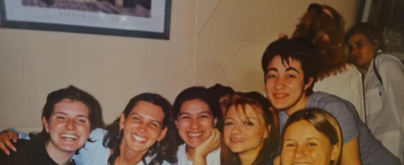 Marcela Feudale junto a sus compañeras en el Bar Goros -Foto cortesía de Feudale