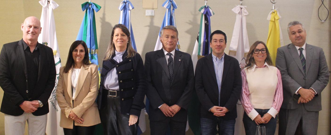 Daniel Morard, Mercedes Pombo, Romina Cavalli, Carlos I. Salvadores de Arzuaga, Leonardo Nardini, María del Carmen Pardi y Esteban Annecca.