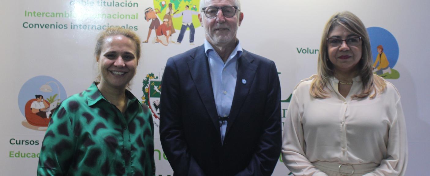 Gabriela Agosto, Alejandro Gutman y Miriam Elena Mena Gallardo.