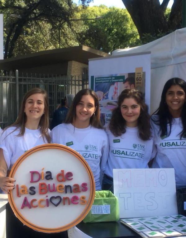 Parte del Staff de Bienestar Estudiantil en conjunto con USAL Consciente