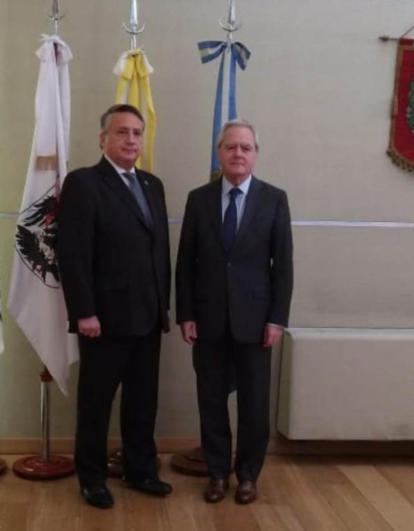 Carlos Ignacio Salvadores de Arzuaga y Federico Pinedo.