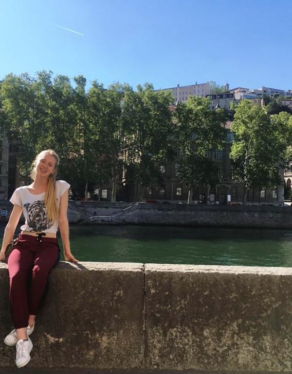"Mi viaje de intercambio fue más que un sueño hecho realidad", expresó la estudiante