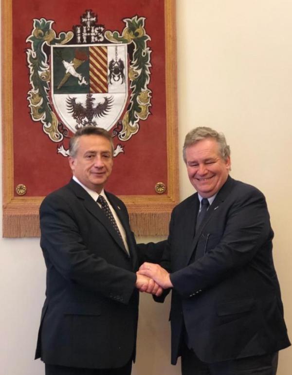 Carlos Salvadores de Arzuaga y Peter Maddens.