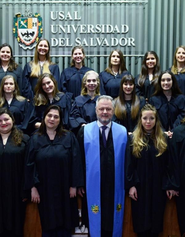 Graduados de la Facultad de Historia, Geografía y Turismo