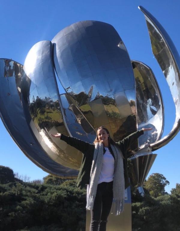 ¡Estoy muy feliz de poder participar en este programa!", aseguró la estudiante
