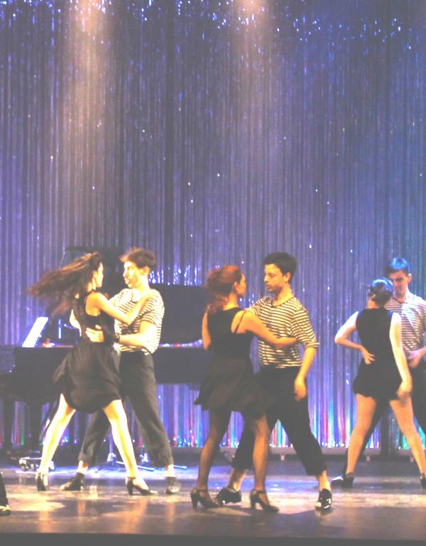 Fotos de sus producciones teatrales