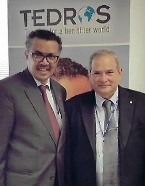 Tedros Adhanom Ghebreyesus, Director General de la Organización Mundial de la Salud (OMS) y Jorge Lemus, profesor Emérito de Salud Pública de la Facultad de Medicina de la USAL