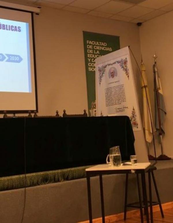 Juan Cruz Dall Asta durante su Defensa de Tesis, en 2019.