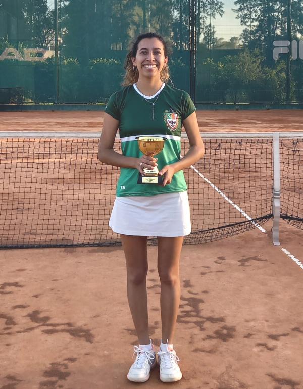 Ailín Etala, estudiante de Terapia Física, Campeona 2021