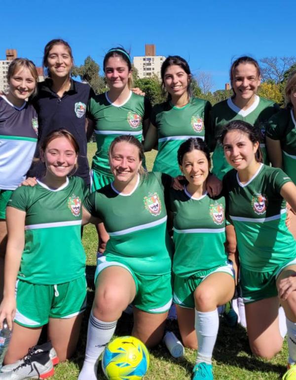 El equipo de Futbol Femenino de la USAL en Pilar, seleccionado "Nuestra Señora del Pilar" (USAL C)