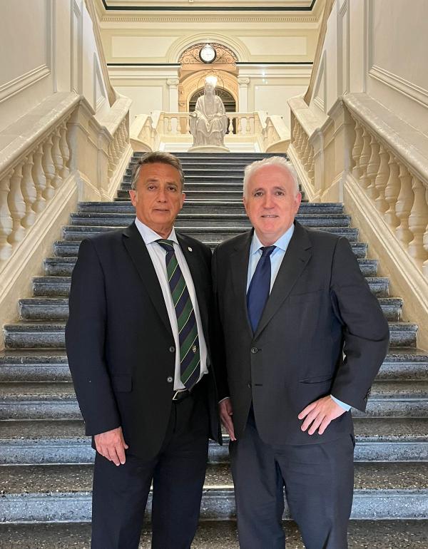 Carlos Ignacio Salvadores de Arzuaga y José María Guibert, S.J.
