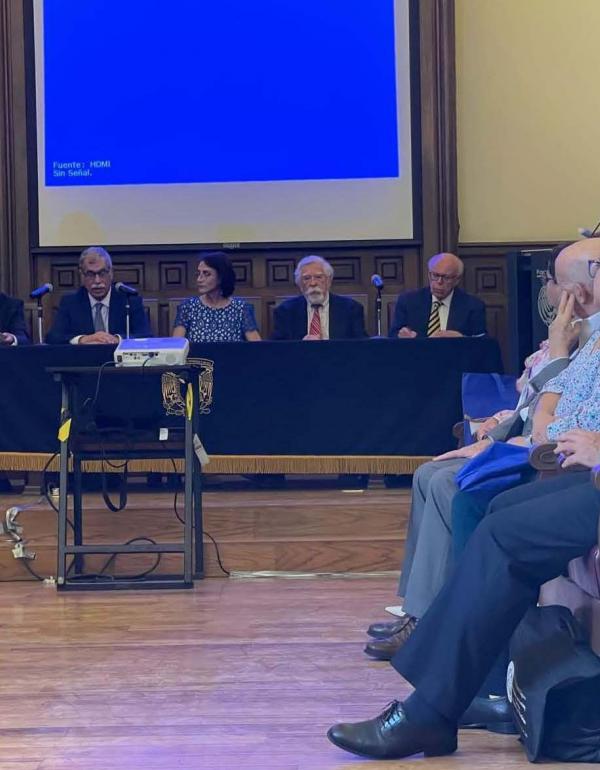 Acto inaugural en el Palacio de Medicina (UNAM): José Luis Lares Manjarrez, Presidente del Patronato del Hospital de Jesús, México; Ricardo J. Losardo, Presidente de la Academia Panamericana de Historia de la Medicina; Mariablanca Ramos; Presidenta del Congreso; Carlos Viesca Treviño; Presidente de la Sociedad Internacional de Historia de la Medicina y José Narro Robles, ex Rector de la UNAM. 