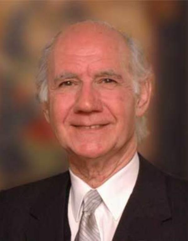 Dr. Alberto Castells