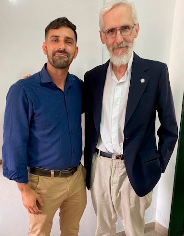 Agustín Podestá y el Padre Juan José Milano