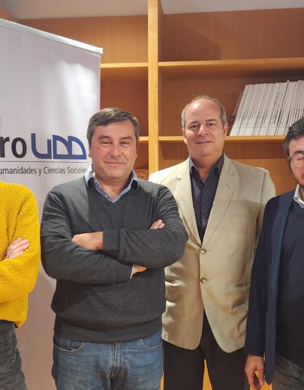 Josefina Araos (IES - Instituto de Estudios de la Sociedad), Felipe Schwember (Faro UDD), Alejandro Pelfini (USAL) y Claudio Riveros (Universidad de Talca). 