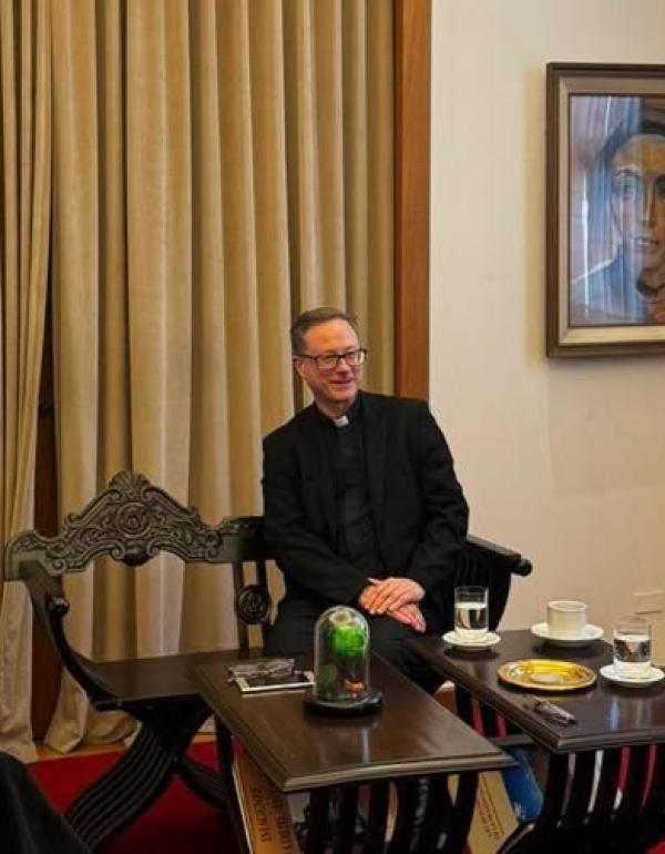 Vicerrectora de Investigación y Desarrollo, Luciana Tondello; Vicerrectora de Formación, Roxana Ruffo; Padre Álvaro Pacheco Carve S.J. y Carlos Ignacio Salvadores de Arzuaga, Rector de la Universidad