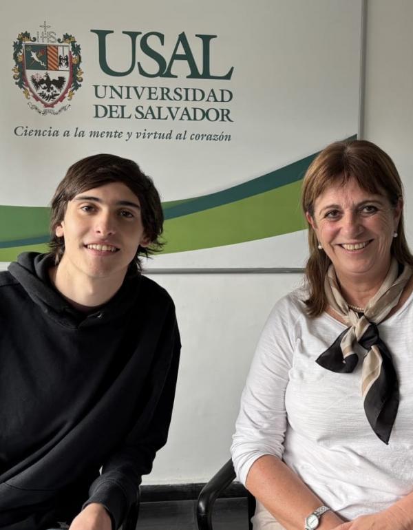 Tomás Somoza Nazar Anchorena y la escritora Gabriela Urrutibehety
