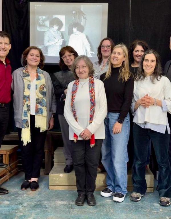 Profesores de Artes del Teatro con el Decano de la Facultad de Arte y Arquitectura el día del Homenaje a Alice Darramon de Beitía - De izquierda a derecha - Pablo Noir- Josefina Lettieri -Liliana Billo- M.Clara Beitia - Ana Revello- Gregoria Sánchez- Vanesa Banegas - María Inés Beitía - Marcelo De Simone