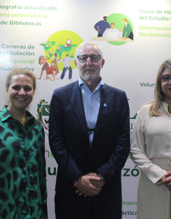 Gabriela Agosto, Alejandro Gutman y Miriam Elena Mena Gallardo.