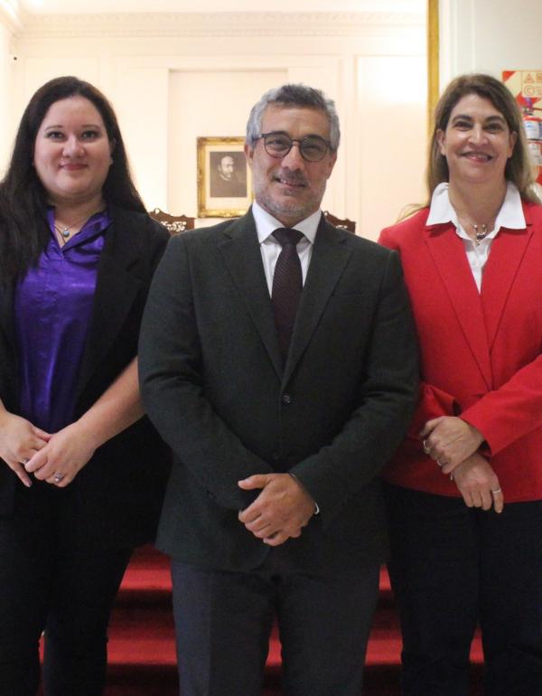 Amparo N. T. Valladares Canals, Santiago Deluca y Martina Lourdes Rojo.