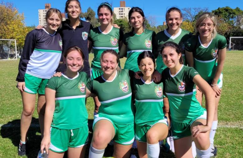 El equipo de Futbol Femenino de la USAL en Pilar, seleccionado "Nuestra Señora del Pilar" (USAL C)
