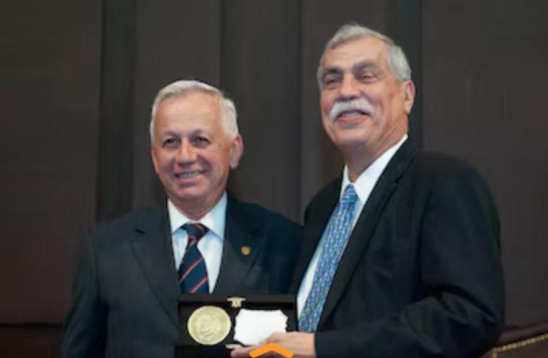 Ricardo Losardo y Daniel Martínez, Decano de la Facultad de Medicina de la USAL