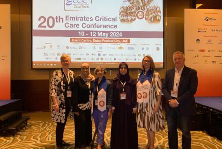 Representantes de la World Federation of Critical Care Nurses: Isabel Goetze (Sudáfrica), Khadija Mohamed Al Busafi (Oman), Laura Alberto (Argentina), Asiya Al-Hasni (Oman), Ylona Chuntie (Australia) y Ged Williams (Australia). 