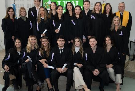 Graduados de la Carrera de Odontología de la Facultad de Medicina USAL-AOA Promoción 2023.