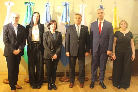Flavio Virgara, Luciana Tondello, Tamar Lomadze, Carlos Ignacio Salvadores de Arzuaga, S.E. Gvaram Khandamishvili y Roxana Ruffo.