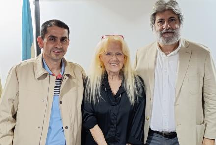 Dr. Diego Tolosa, Dra. María del Carmen Magaz, y el artista Oscar de Bueno.